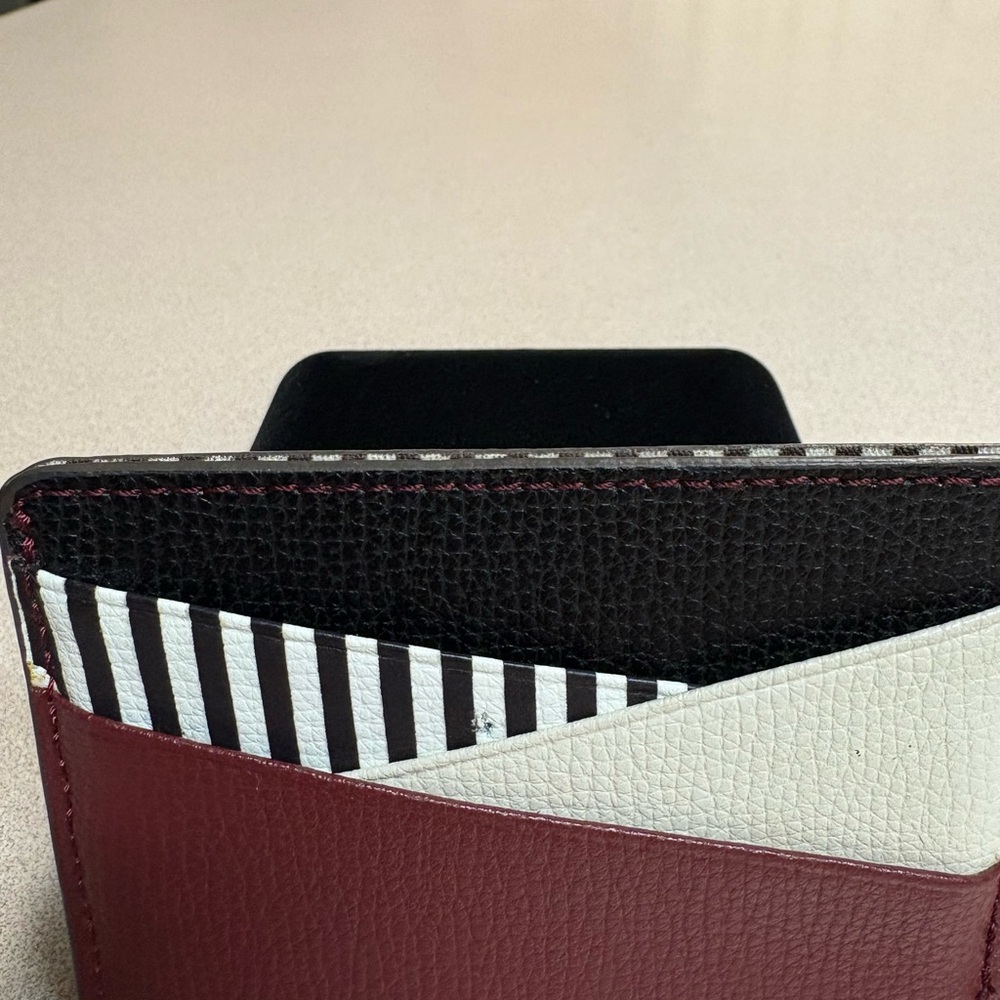 Henri Bendel New York Card Holder - Picture 3 of 5